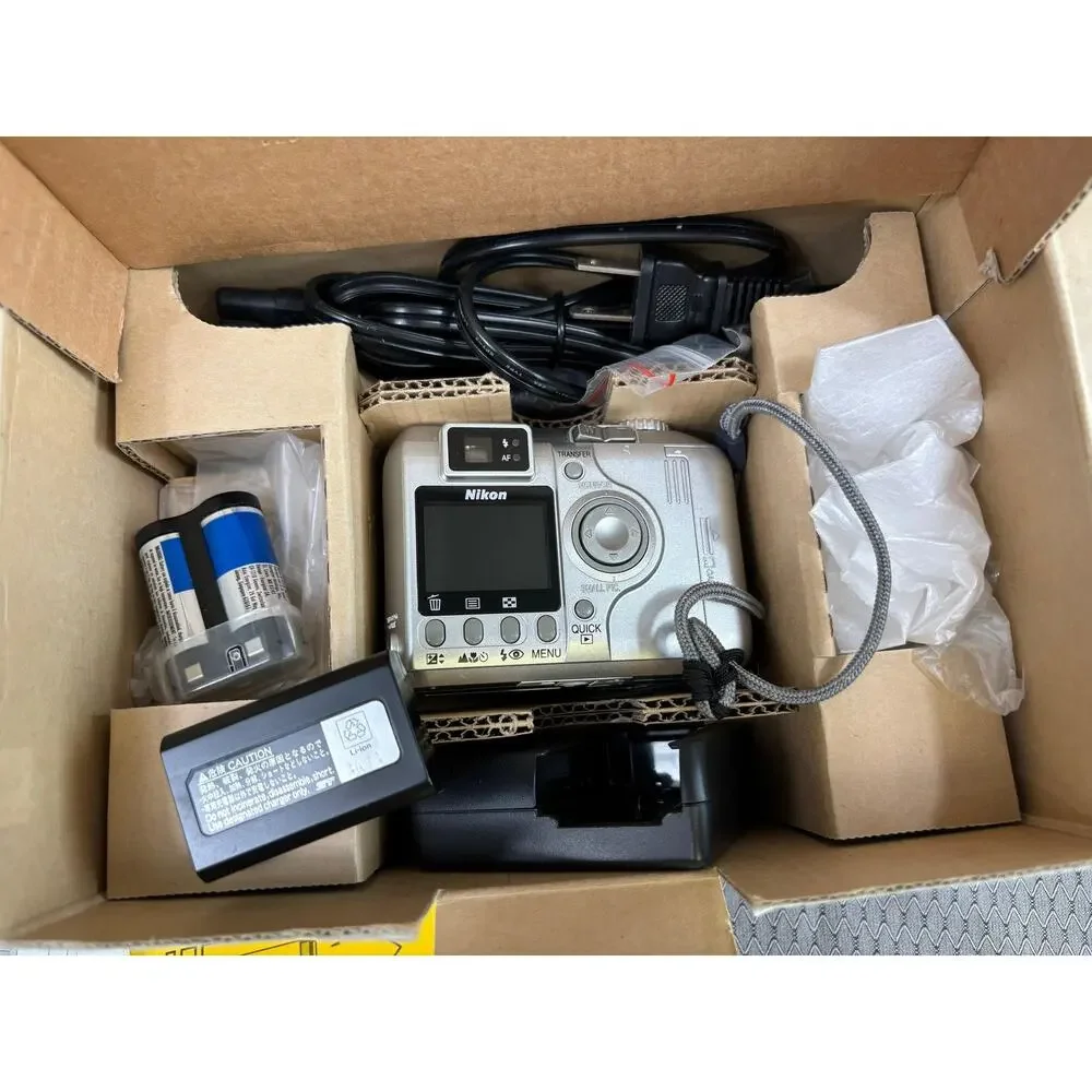 Vintage Nikon Coolpix 4300 Digital Camera 4.0 MP 3x Zoom Silver Box Manual CD